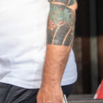 Цветная тату с восточным рукавом на руке мужчины – Уличная татуировка (Street tattoo) № 05 – 15.06.2020 для tatufoto.com 3