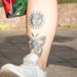 Черные тату на теле девушки – Уличная татуировка (Street tattoo) № 05 – 15.06.2020 для tatufoto.com 2