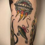 Фото татуировки с НЛО - пришельцами 02.07.2020 №012 -UFO tattoo- tatufoto.com
