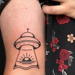Фото татуировки с НЛО - пришельцами 02.07.2020 №018 -UFO tattoo- tatufoto.com