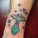 Фото татуировки с НЛО - пришельцами 02.07.2020 №020 -UFO tattoo- tatufoto.com