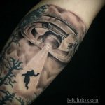 Фото татуировки с НЛО - пришельцами 02.07.2020 №033 -UFO tattoo- tatufoto.com