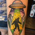 Фото татуировки с НЛО - пришельцами 02.07.2020 №034 -UFO tattoo- tatufoto.com