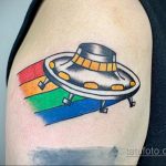Фото татуировки с НЛО - пришельцами 02.07.2020 №052 -UFO tattoo- tatufoto.com