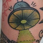 Фото татуировки с НЛО - пришельцами 02.07.2020 №070 -UFO tattoo- tatufoto.com