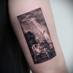 Фото татуировки с НЛО - пришельцами 02.07.2020 №083 -UFO tattoo- tatufoto.com