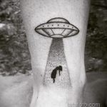 Фото татуировки с НЛО - пришельцами 02.07.2020 №085 -UFO tattoo- tatufoto.com