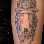 Фото татуировки с НЛО - пришельцами 02.07.2020 №088 -UFO tattoo- tatufoto.com