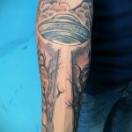 Фото татуировки с НЛО - пришельцами 02.07.2020 №103 -UFO tattoo- tatufoto.com