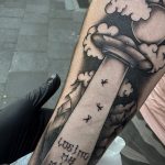 Фото татуировки с НЛО - пришельцами 02.07.2020 №107 -UFO tattoo- tatufoto.com