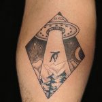 Фото татуировки с НЛО - пришельцами 02.07.2020 №162 -UFO tattoo- tatufoto.com