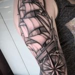Фото татуировки с кораблем 07.07.2020 №008 -ship tattoo- tatufoto.com