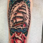 Фото татуировки с кораблем 07.07.2020 №020 -ship tattoo- tatufoto.com