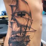 Фото татуировки с кораблем 07.07.2020 №027 -ship tattoo- tatufoto.com