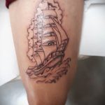 Фото татуировки с кораблем 07.07.2020 №042 -ship tattoo- tatufoto.com