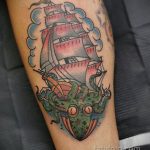 Фото татуировки с кораблем 07.07.2020 №054 -ship tattoo- tatufoto.com