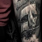 Фото татуировки с кораблем 07.07.2020 №067 -ship tattoo- tatufoto.com