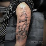 Фото татуировки с кораблем 07.07.2020 №071 -ship tattoo- tatufoto.com