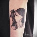 Фото татуировки с поцелуем 06.07.2020 №046 -kiss tattoo- tatufoto.com
