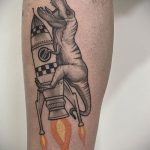 Фото татуировки с ракетой 08.07.2020 №007 -rocket tattoo- tatufoto.com