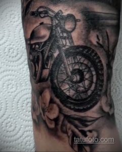 Фото тату с мотоциклом 29.08.2020 №005 -moto tattoo- tatufoto.com