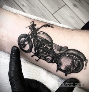 Фото тату с мотоциклом 29.08.2020 №006 -moto tattoo- tatufoto.com
