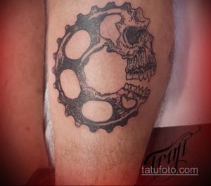 Фото тату с мотоциклом 29.08.2020 №014 -moto tattoo- tatufoto.com