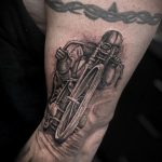 Фото тату с мотоциклом 29.08.2020 №021 -moto tattoo- tatufoto.com