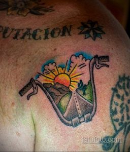 Фото тату с мотоциклом 29.08.2020 №060 -moto tattoo- tatufoto.com