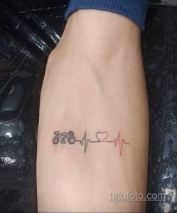 Фото тату с мотоциклом 29.08.2020 №069 -moto tattoo- tatufoto.com