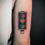 Фото татуировки световор 05.08.2020 №052 -traffic lights tattoo- tatufoto.com