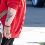 Байкерская тату с черепом на руке колоритного мужчины с чубом как у казака –Уличная татуировка (street tattoo)–22.09.2020–tatufoto.com 2