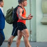 Большая татуировка с цветами по руке мужчины – 17.09.2020 – tatufoto.com 1