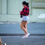 Крупная тату с цветами на бедре у девушки – Уличная татуировка 14.09.2020 – tatufoto.com 4