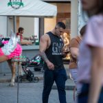 Культурист с цветной татуировкой на правой руке – Уличная татуировка 14.09.2020 – tatufoto.com 4