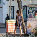 Маленькая тату с цветами на запястье левой руки девушки --Уличная тату-street tattoo-21.09.2020-tatufoto.com 7