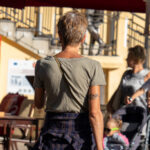 Старая тату браслет с вензелями на руке женщины – Уличная татуировка (street tattoo)-29.09.2020-tatufoto.com 2