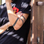 Тату Три черные полосы браслетами на руке парня – Уличная татуировка (street tattoo)-29.09.2020-tatufoto.com 2