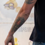 Тату биомеханика рукавом на левой руке мужчины – Уличная татуировка (street tattoo)-29.09.2020-tatufoto.com 8