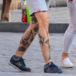 Тату бомба гроб и надпись МОЛОДОСТЬ на ноге парня –Уличная татуировка (street tattoo)–22.09.2020–tatufoto.com 3