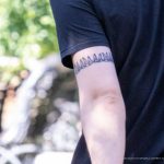 Тату браслет из зубов на руке парня –Уличная татуировка (street tattoo)–22.09.2020–tatufoto.com 2