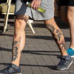 Тату волк из ну погоди на ноге парня –Уличная татуировка (street tattoo)–22.09.2020–tatufoto.com 1