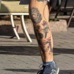 Тату волк из ну погоди на ноге парня –Уличная татуировка (street tattoo)–22.09.2020–tatufoto.com 2