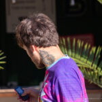 Тату глаз в треугольнике и цветок на шее парня – Уличная татуировка (street tattoo)-29.09.2020-tatufoto.com 2