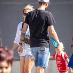 Тату дерево в треугольнике и блекворк геометрия на руке парня – 17.09.2020 – tatufoto.com 6