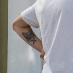 Тату кота геометрическими линиями на руке парня – 17.09.2020 – tatufoto.com 2