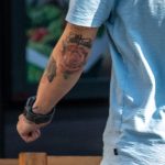 Тату красная роза на локте парня --Уличная тату-street tattoo-21.09.2020-tatufoto.com 1