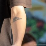 Тату кроссовок на левой руке парня -Уличная тату-street tattoo-21.09.2020-tatufoto.com 11