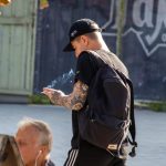 Тату ласточка паук и мотылек на руке парня –Уличная татуировка (street tattoo)–22.09.2020–tatufoto.com 8