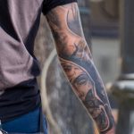 Тату лицо монашки на руке парня –Уличная татуировка (street tattoo)–22.09.2020–tatufoto.com 2